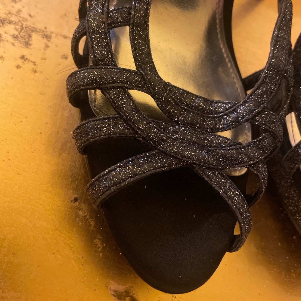NEW Taste of Nina Gray Sparkly Heels Size 8.5 | 4 inch heels
